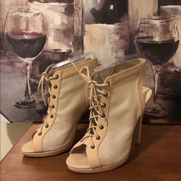 Is it a Bootie, is it a Sandal? It's sure cute!! - Picture 1 of 3